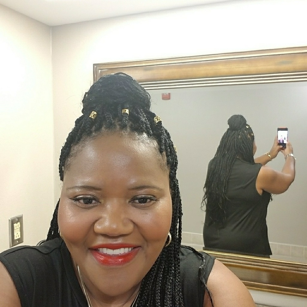 Meet your Posher, Sharon